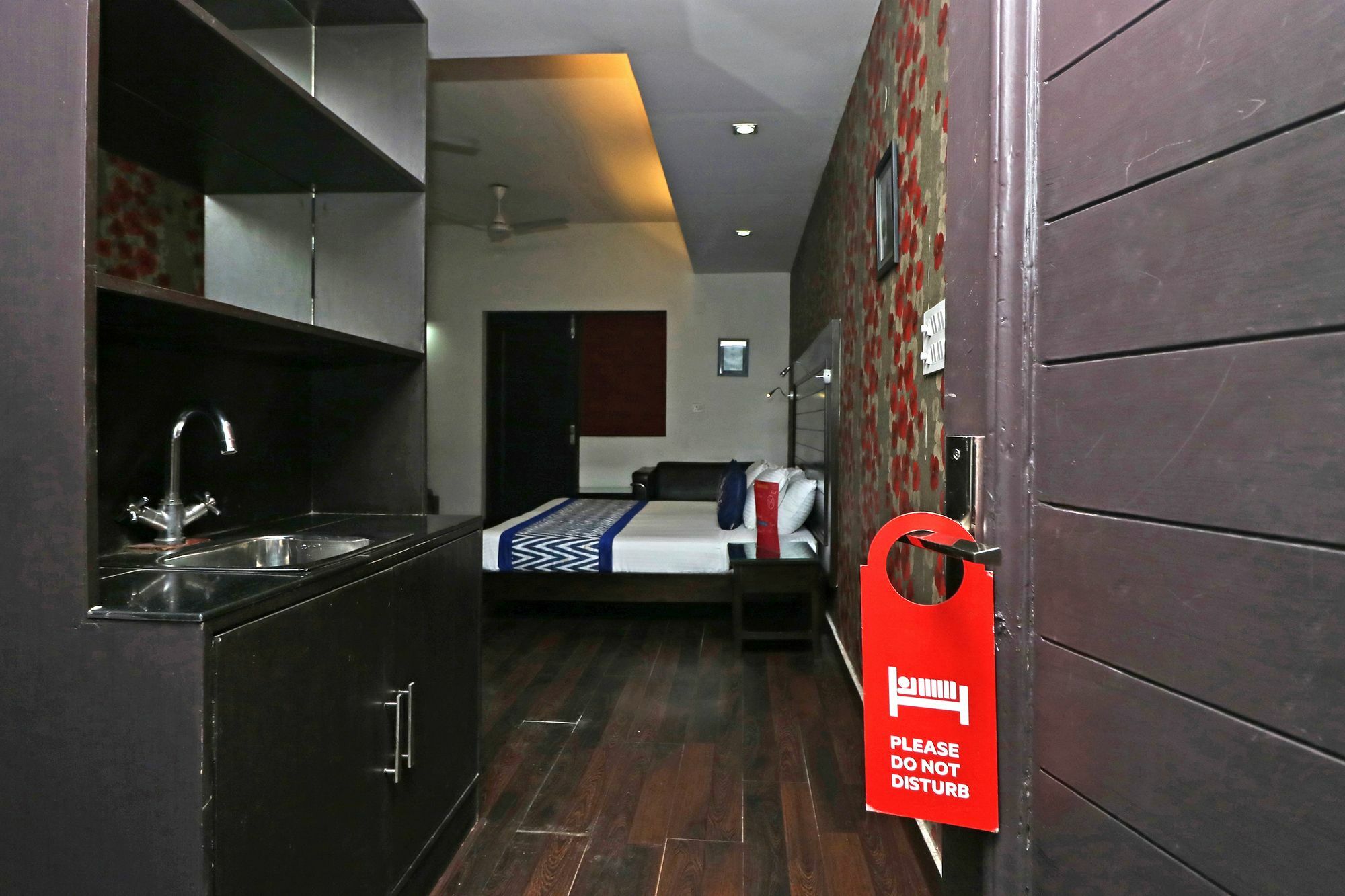 Hotel Chalet New Delhi Exterior photo