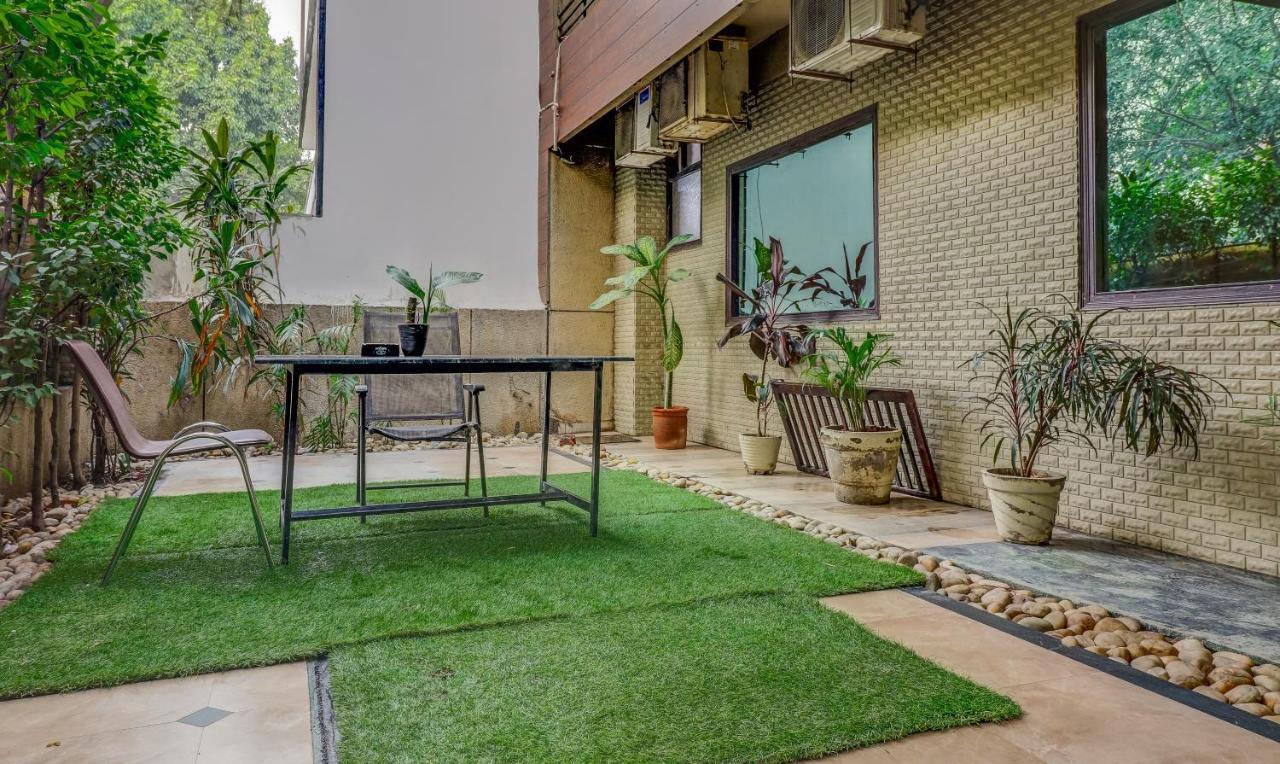 Hotel Chalet New Delhi Exterior photo